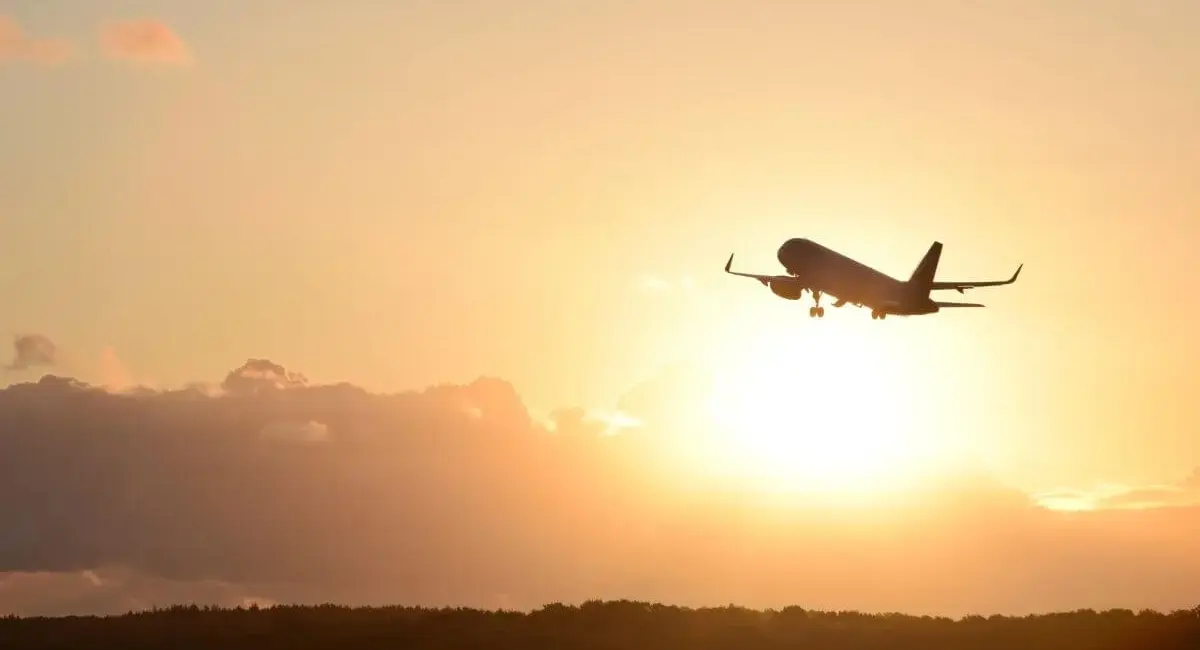 Qual melhor horário para comprar passagem aérea