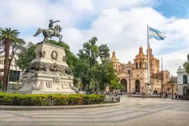Qual a melhor moeda para levar para a Argentina